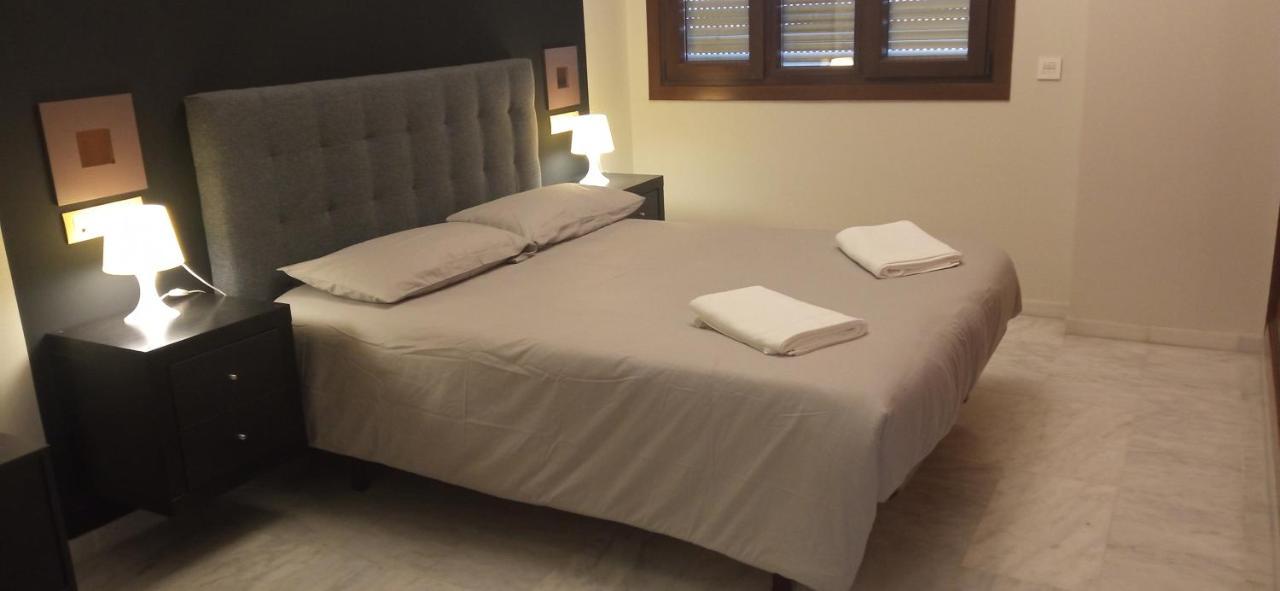 Fibes Lux Este. Appartement Séville