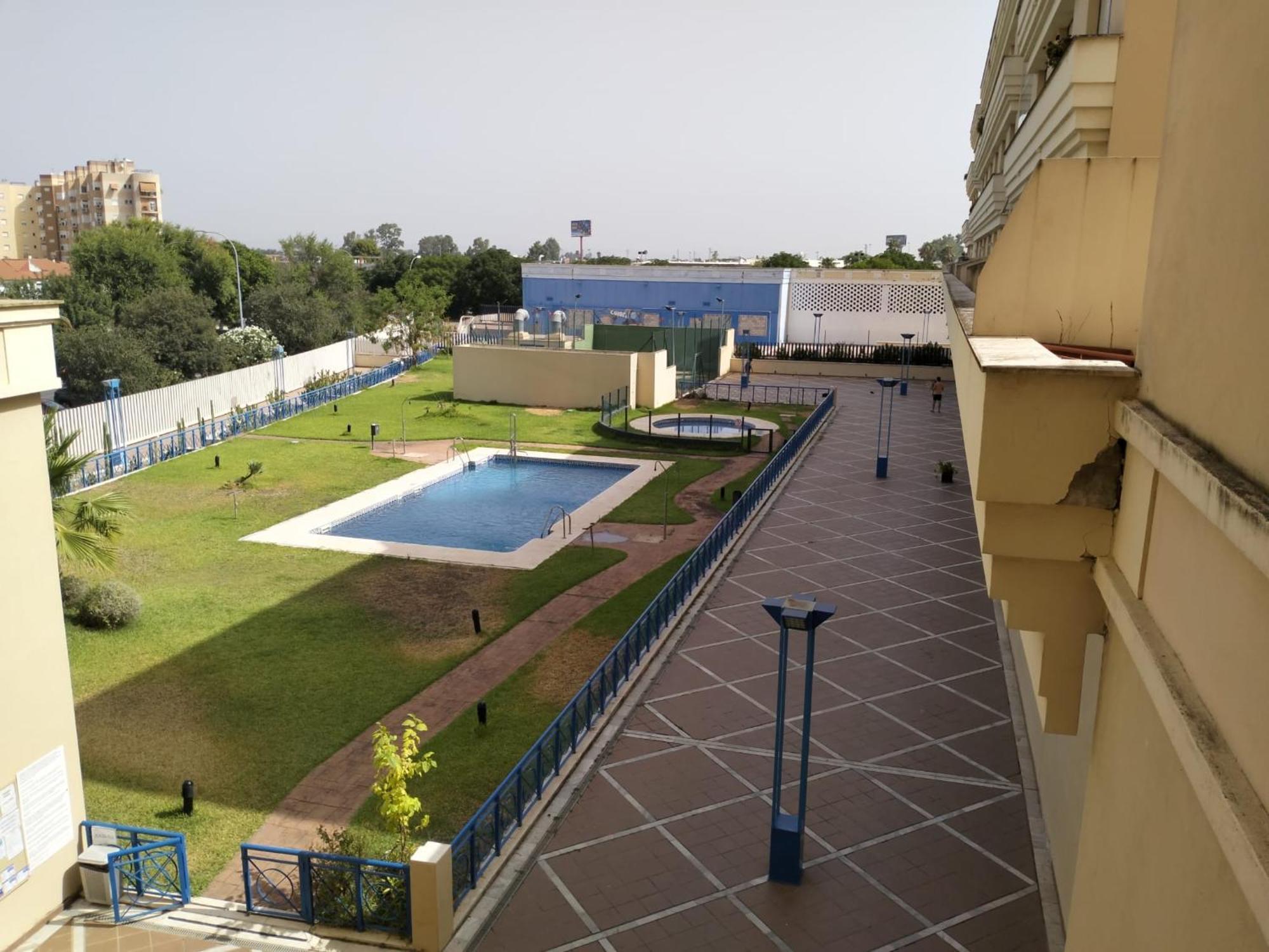 Fibes Lux Este. * Séville